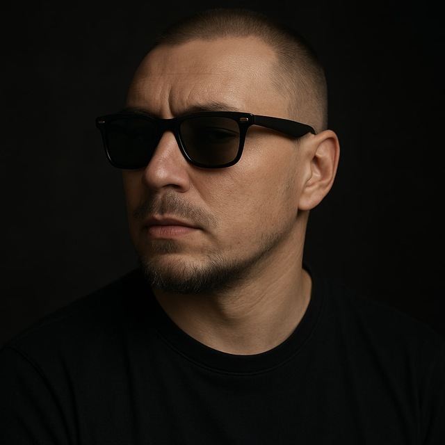Андрей Сарапулов — SEO-специалист, UI-дизайнер, эксперт по нейросетям